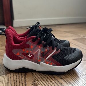 New Balance Kids Sz 11W Black and Red Sneakers